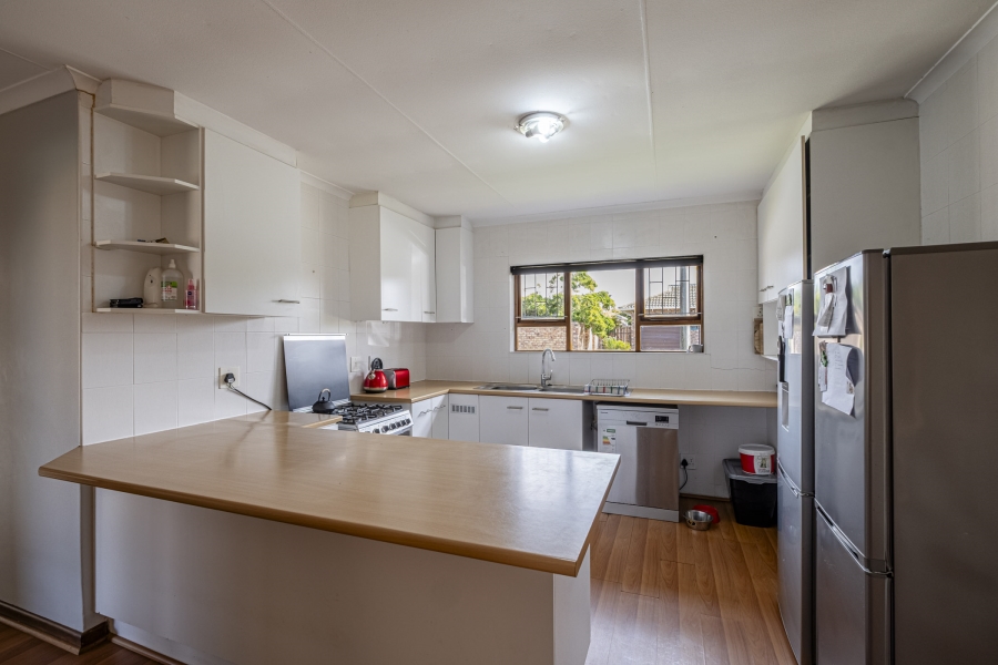 4 Bedroom Property for Sale in Summerstrand Eastern Cape